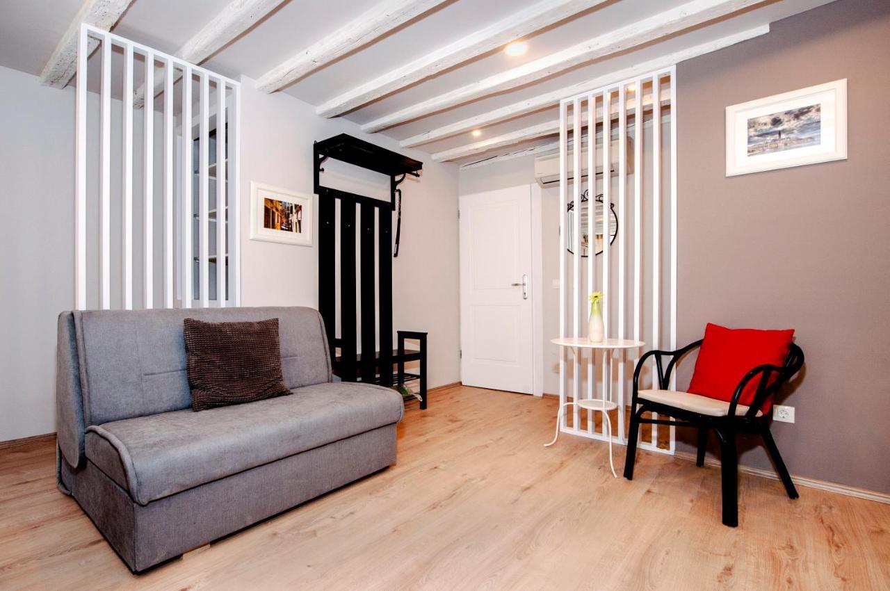 Apartments Carera 42 Rovinj Bagian luar foto