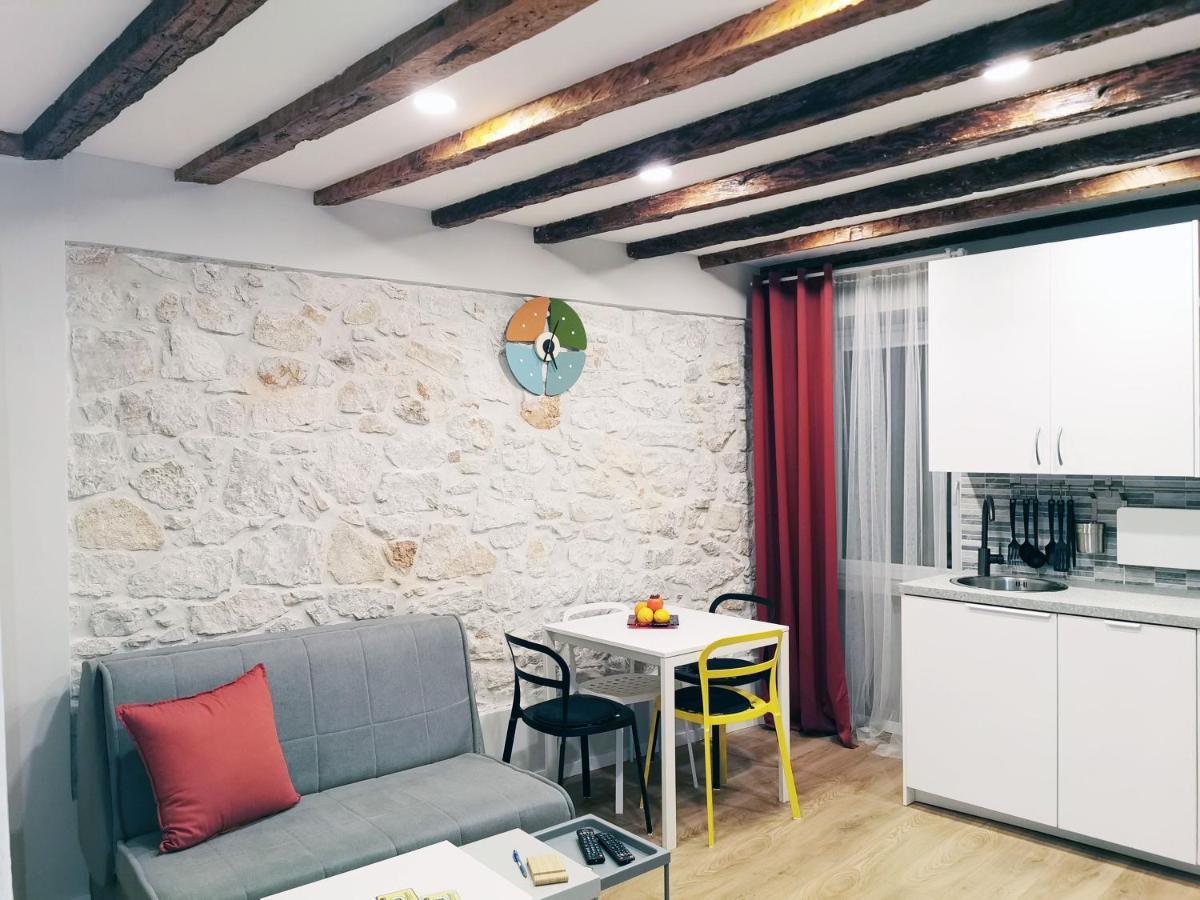 Apartments Carera 42 Rovinj Bagian luar foto