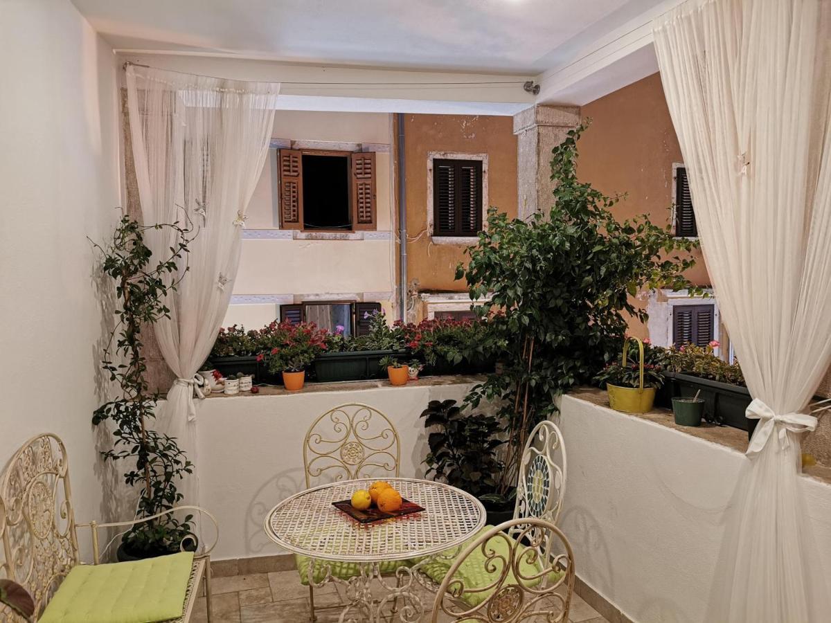 Apartments Carera 42 Rovinj Bagian luar foto